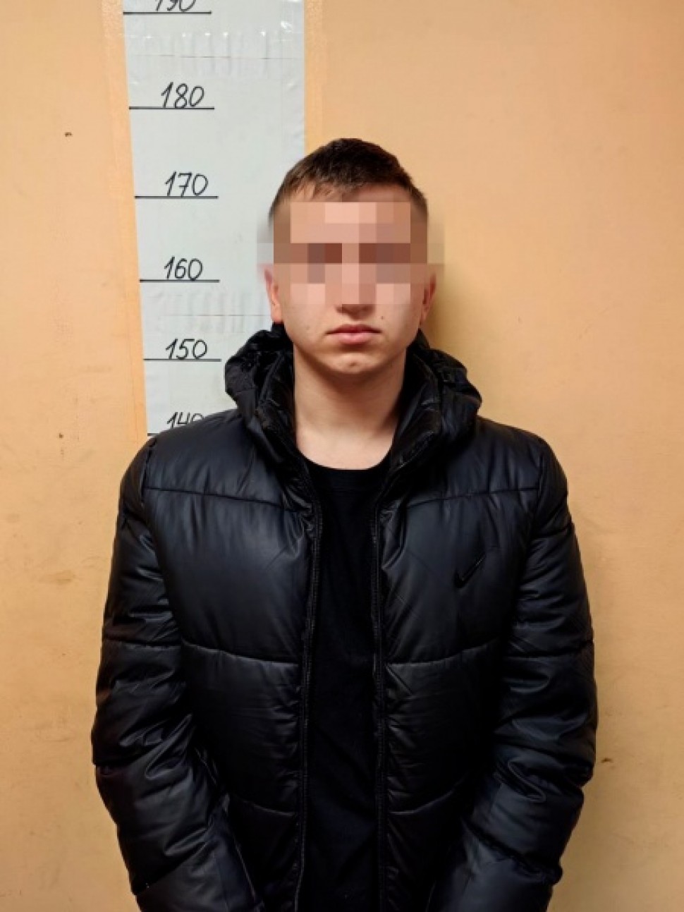 В Архангельске полицейские поймали студента, который обманывал пожилых людей